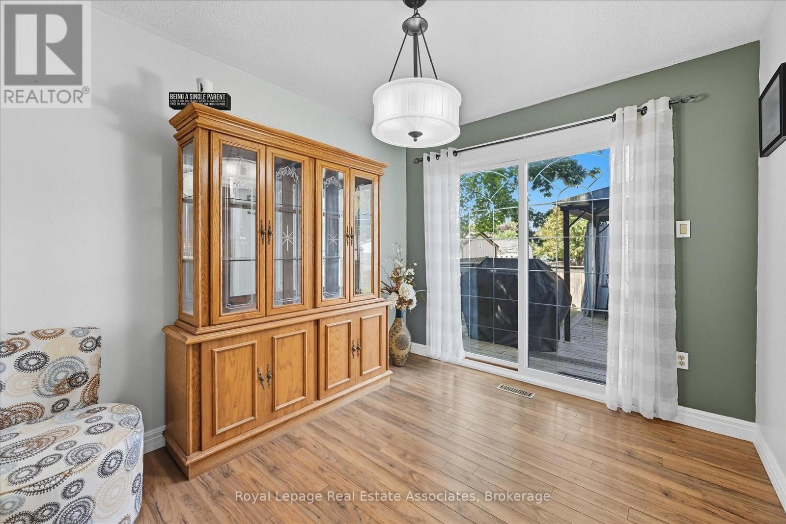 107 Billington Crescent, Hamilton, Ontario  L8T 4R3 - Photo 12 - X12537294