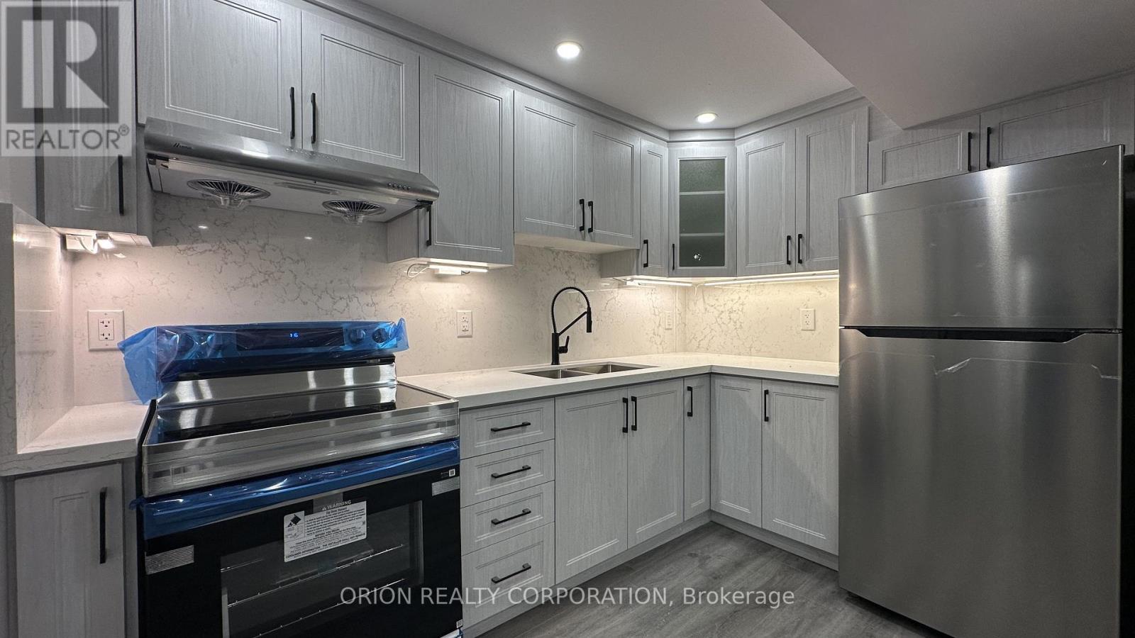 12 TRAILBANK GARDENS, Hamilton, Ontario