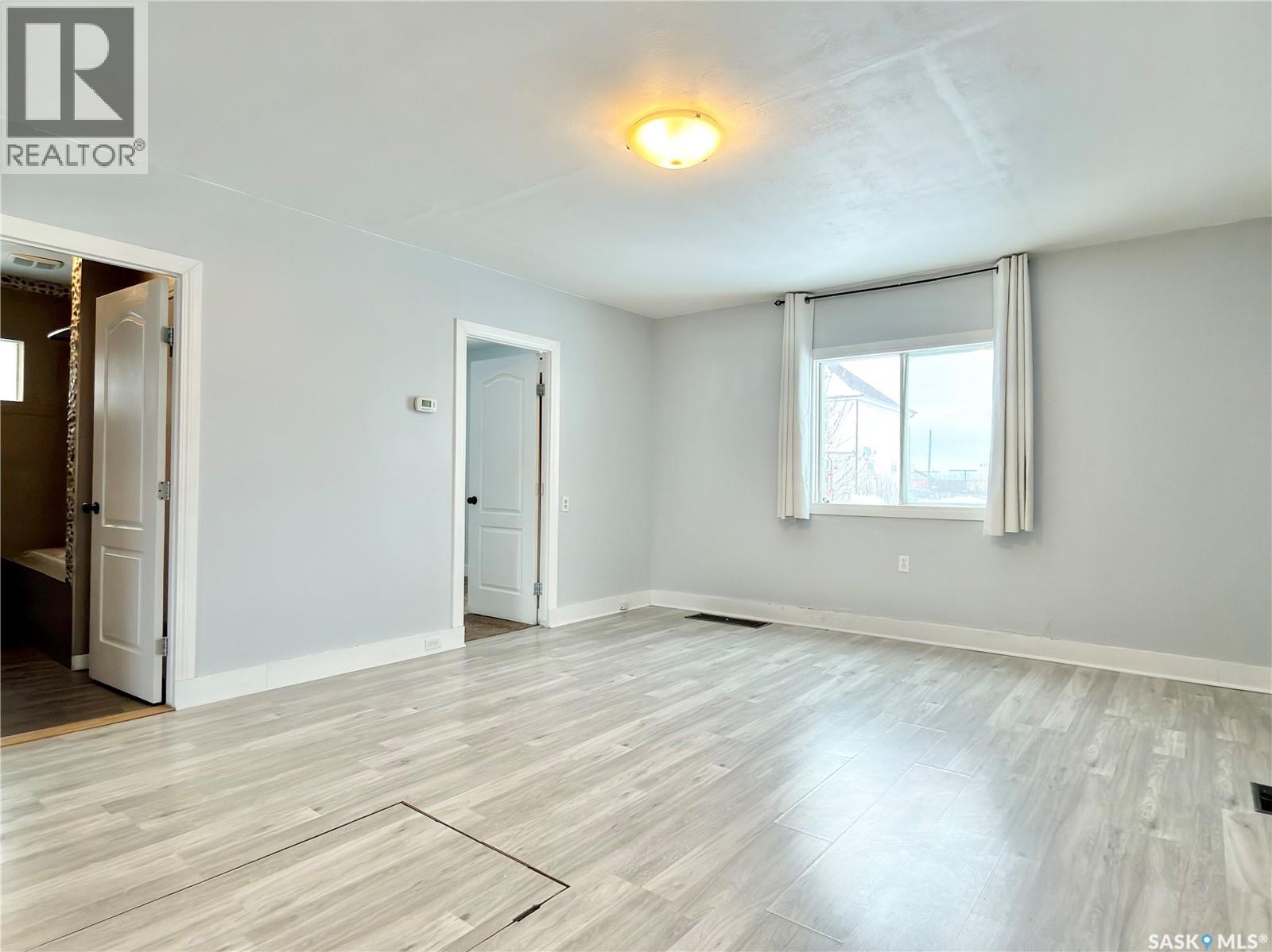 108 2nd Street W, Delisle, Saskatchewan  S0L 0P0 - Photo 10 - SK026723