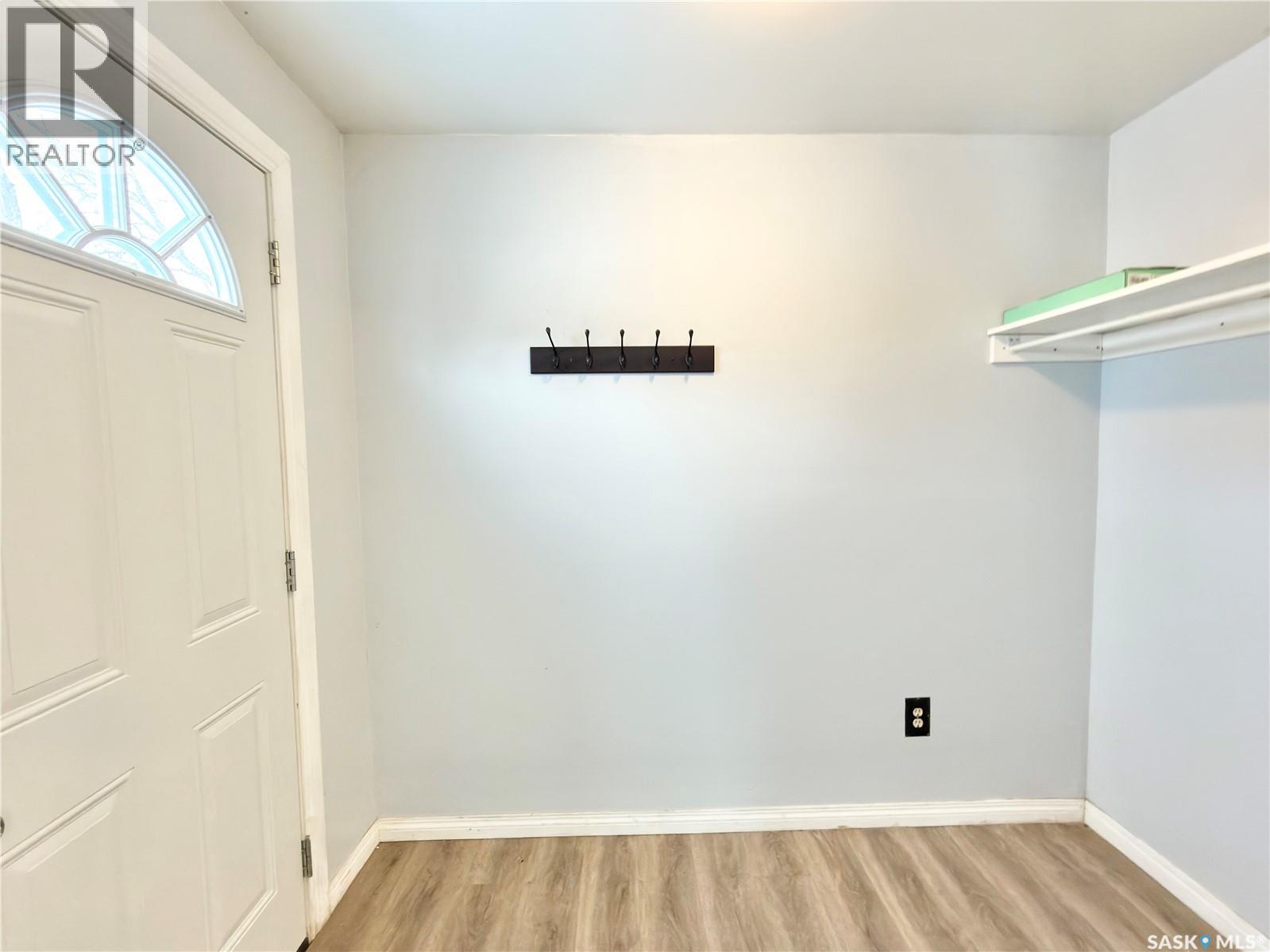 108 2nd Street W, Delisle, Saskatchewan  S0L 0P0 - Photo 4 - SK026723