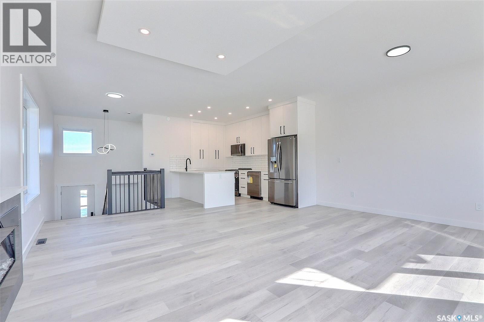 51 Hadley Road, Prince Albert, Saskatchewan  S6X 0A4 - Photo 3 - SK026709