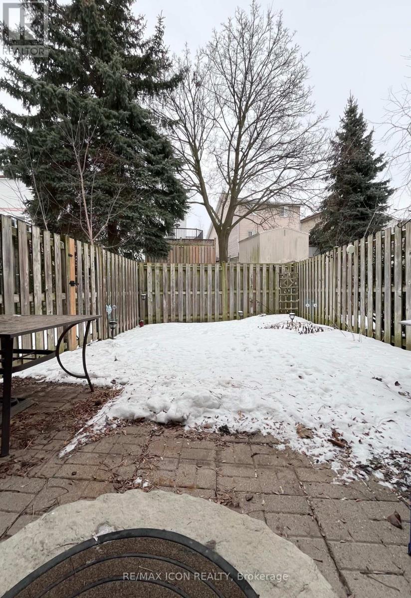 26 - 211 Veronica Drive, Kitchener, Ontario  N2A 2R8 - Photo 27 - X12691520