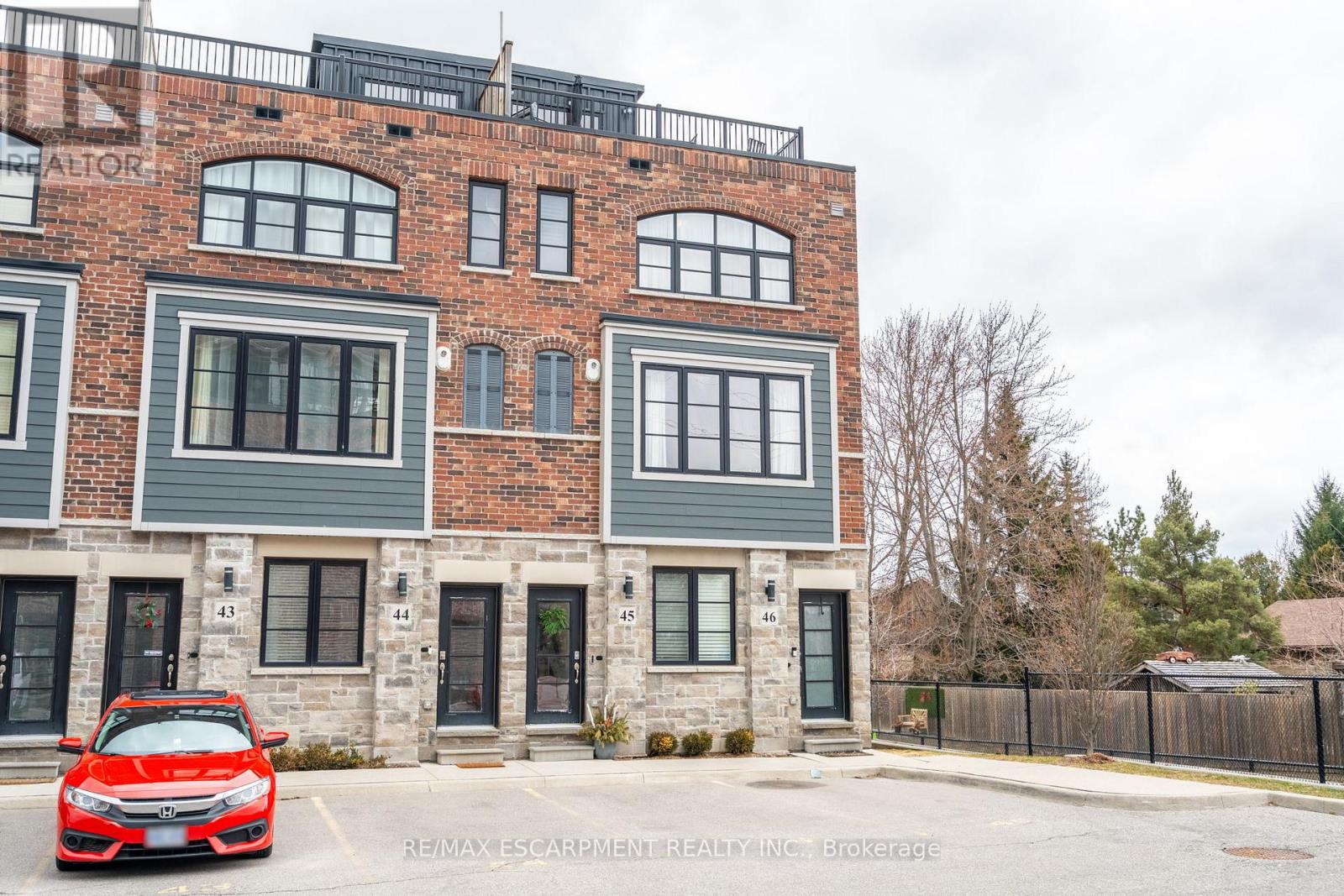 45 - 219 Dundas Street E, Hamilton, Ontario  L8B 1V9 - Photo 2 - X12691636