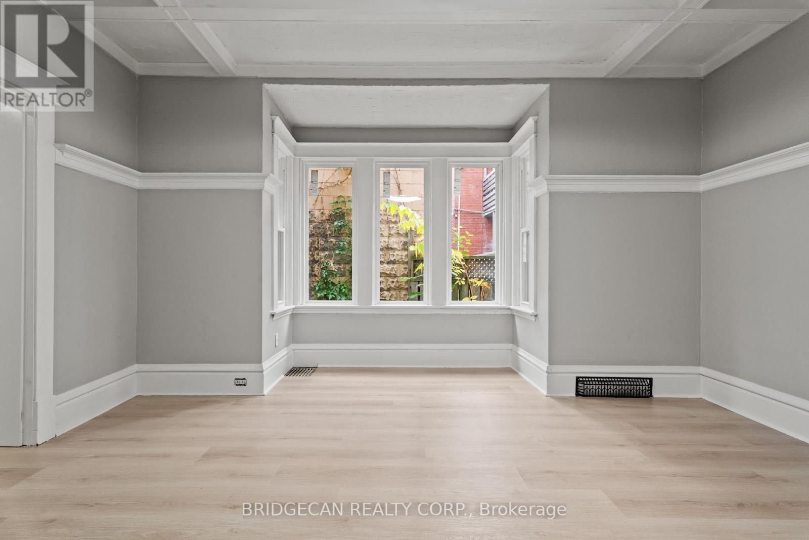 88 Gage Avenue S, Hamilton, Ontario  L8M 3C9 - Photo 12 - X12691658