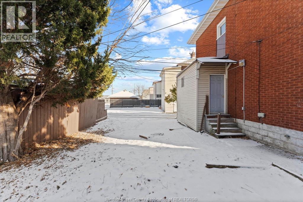 232-234 Giles, Windsor, Ontario  N9A 4C2 - Photo 27 - 26000982