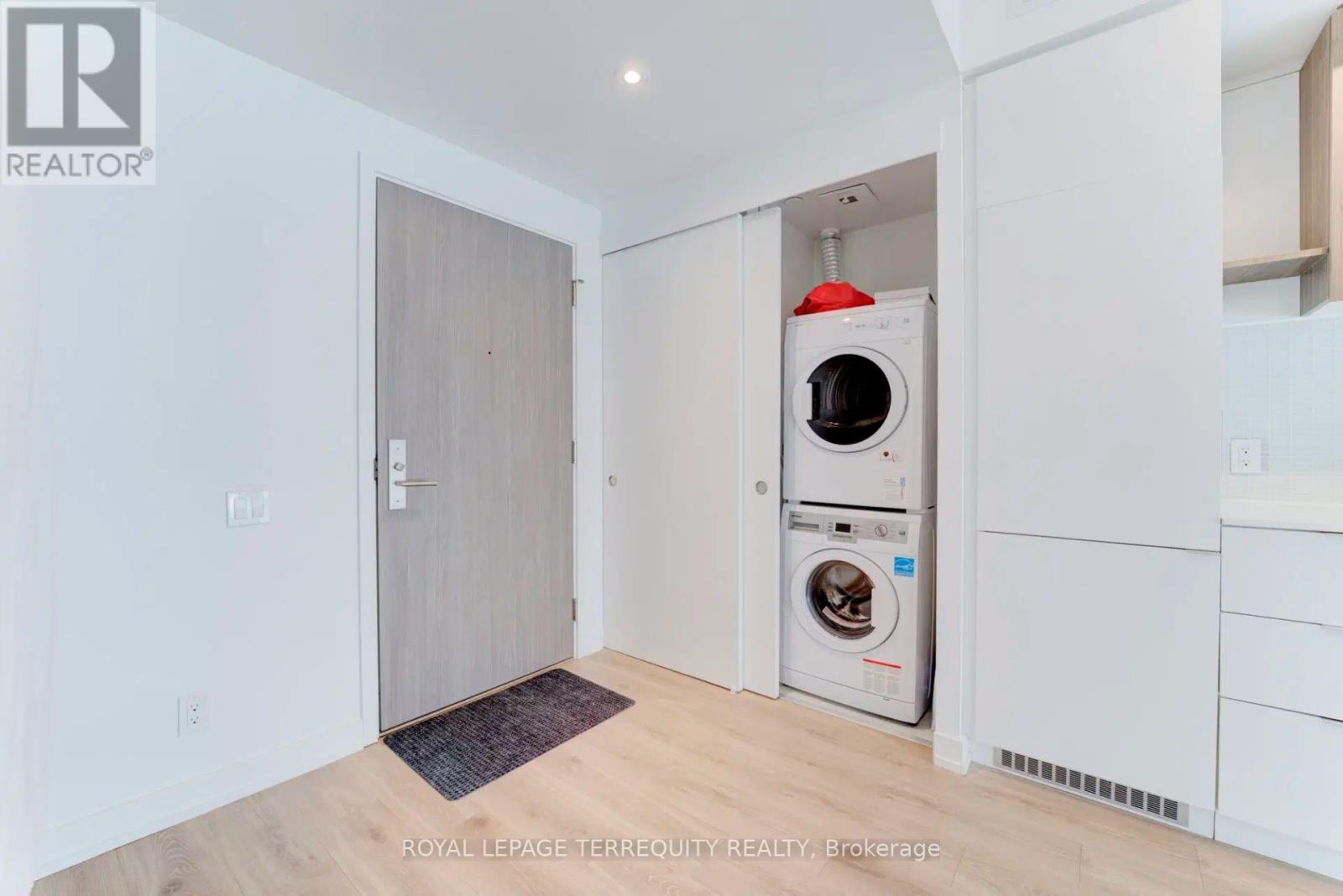 317 - 161 Roehampton Avenue, Toronto (Mount Pleasant West), Ontario  M4P 0C8 - Photo 2 - C12691638