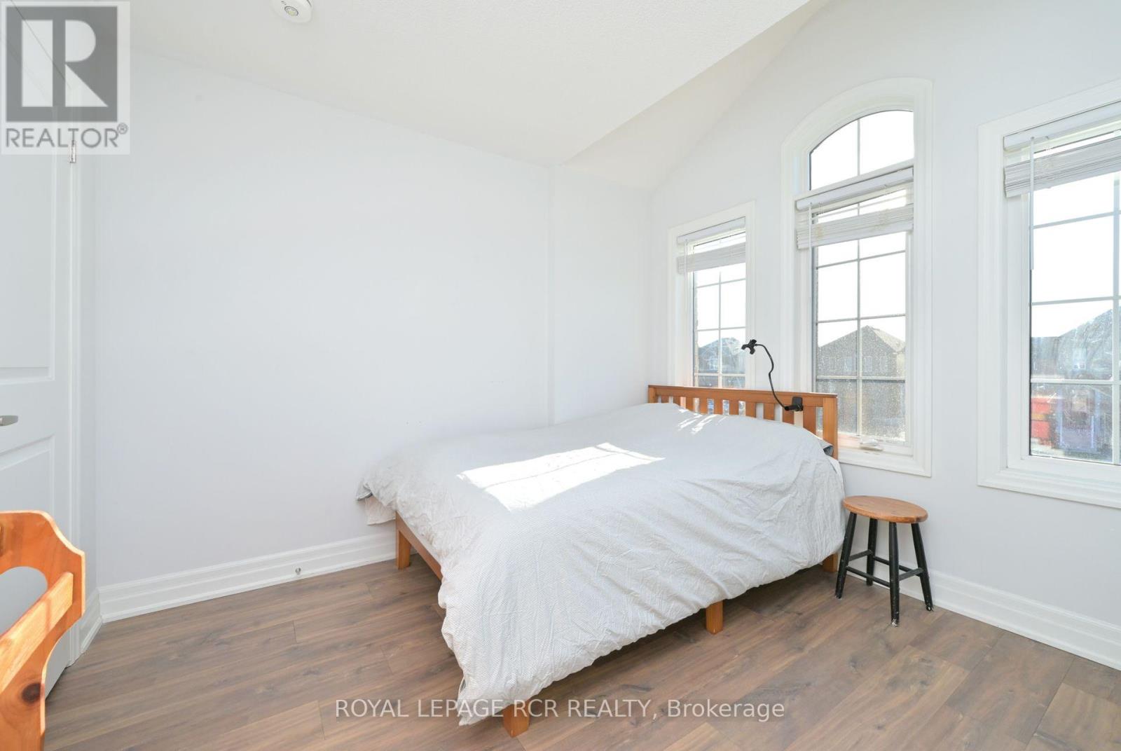 96 Wood Crescent, Essa, Ontario  L0M 1B5 - Photo 18 - N12443521