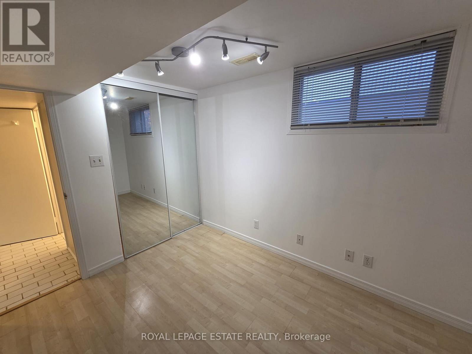 Lower - 19 Orley Avenue, Toronto, Ontario  M4C 2B8 - Photo 7 - E12575122