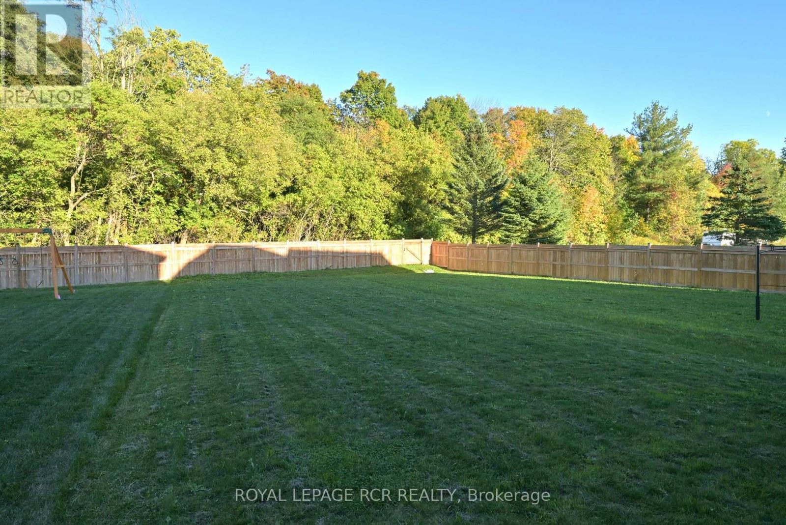 96 Wood Crescent, Essa, Ontario  L0M 1B5 - Photo 28 - N12443521