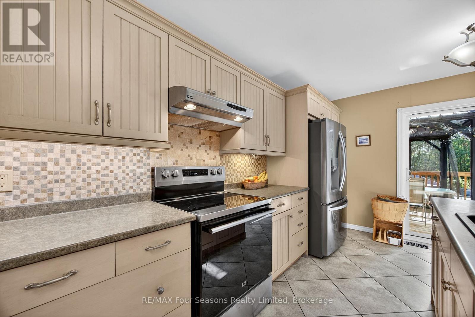 7 Batteaux Road, Clearview (Nottawa), Ontario  L0M 1P0 - Photo 11 - S12691722