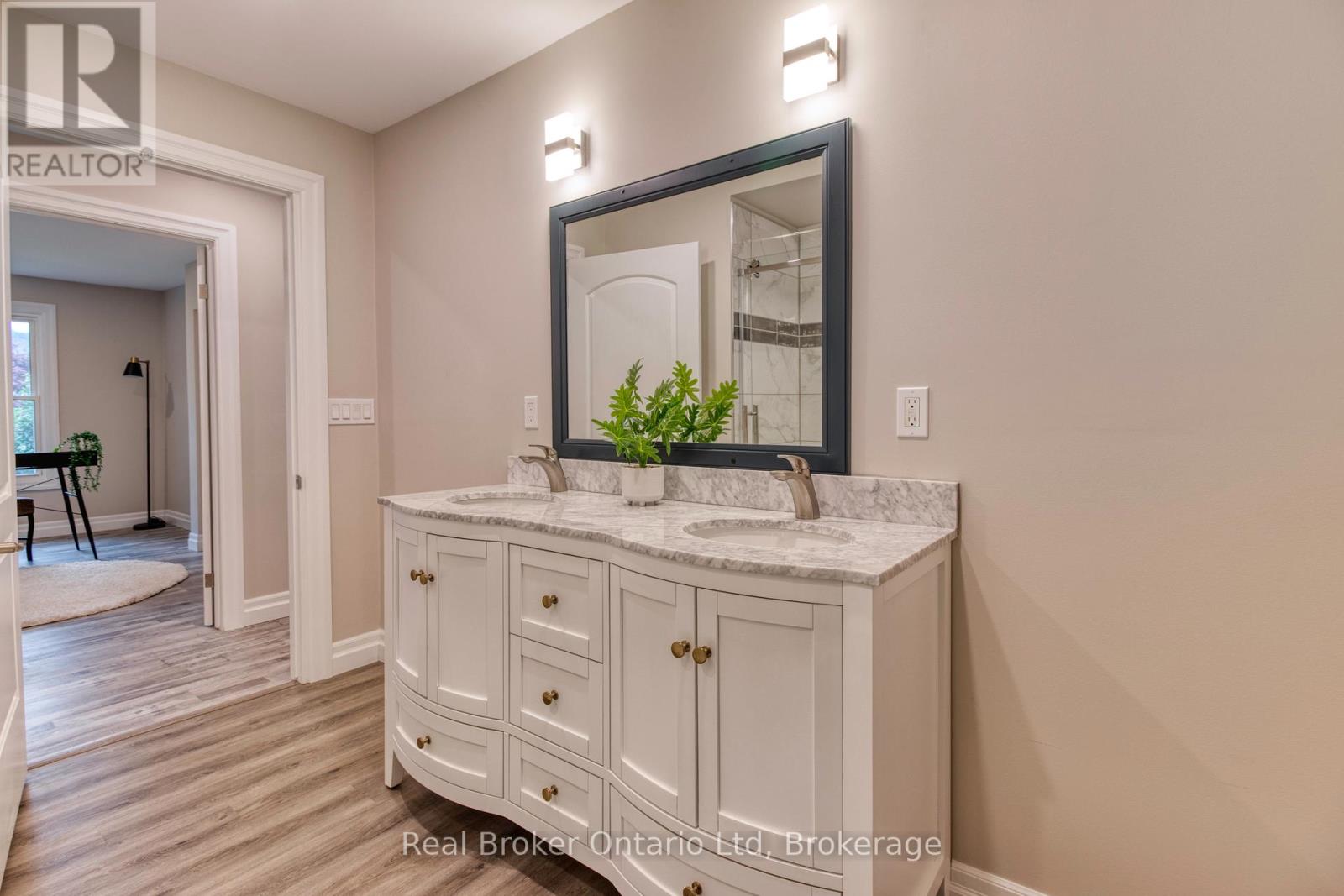 446 Isaac Street, South Bruce Peninsula, Ontario  N0H 2T0 - Photo 17 - X12691750