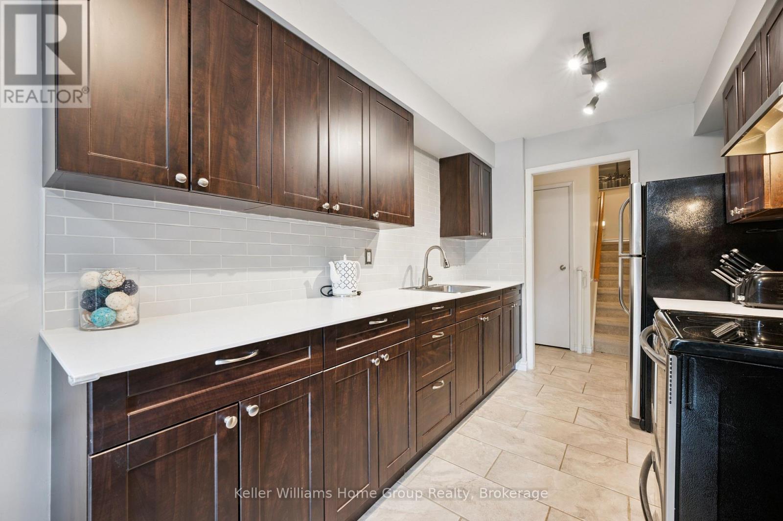 95 - 49 Rhonda Road, Guelph (Willow West/sugarbush/west Acres), Ontario  N1H 7A4 - Photo 12 - X12691770