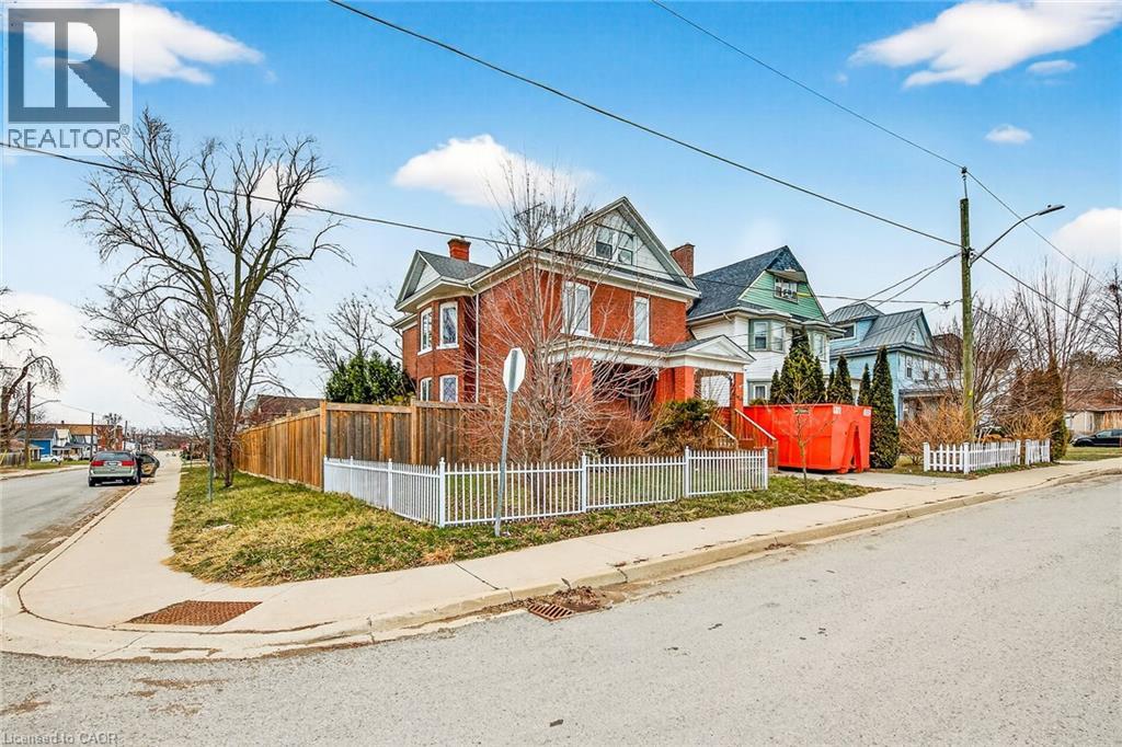 4637 Ellis Street, Niagara Falls, Ontario  L2E 1H8 - Photo 3 - 40796736