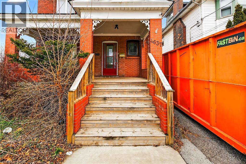 4637 Ellis Street, Niagara Falls, Ontario  L2E 1H8 - Photo 4 - 40796736