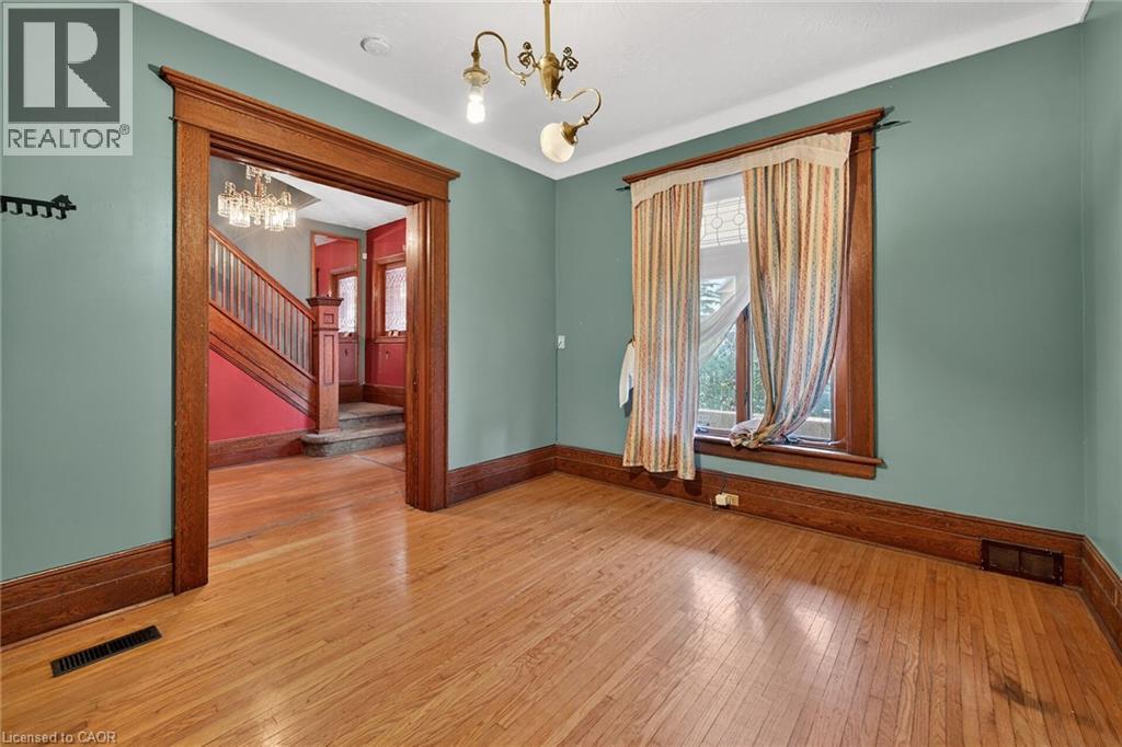 4637 Ellis Street, Niagara Falls, Ontario  L2E 1H8 - Photo 11 - 40796736