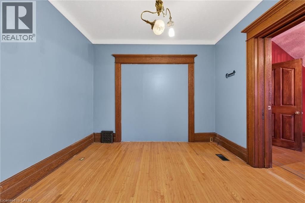 4637 Ellis Street, Niagara Falls, Ontario  L2E 1H8 - Photo 12 - 40796736