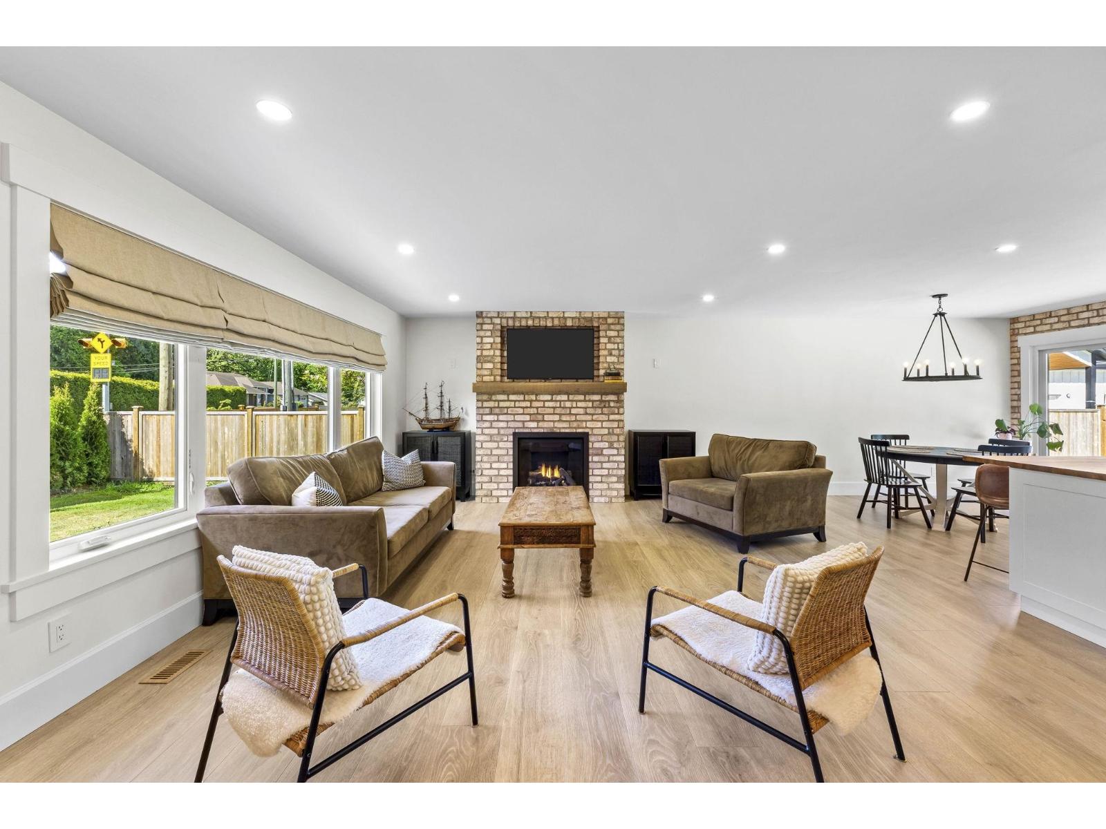 24633 56 Avenue, Langley, British Columbia  V2Z 1B9 - Photo 2 - R3066265