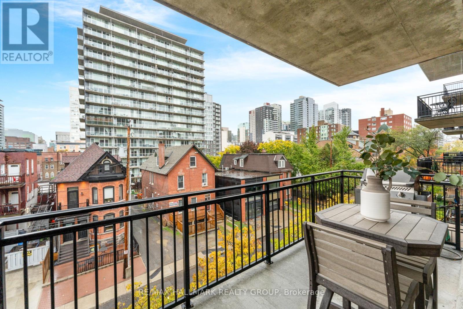 401 - 374 Cooper Street, Ottawa, Ontario  K2P 2P4 - Photo 11 - X12691778