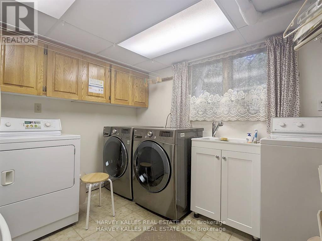 Upper - 95 Chatsworth Drive, Toronto, Ontario  M4R 1R8 - Photo 16 - C12691066