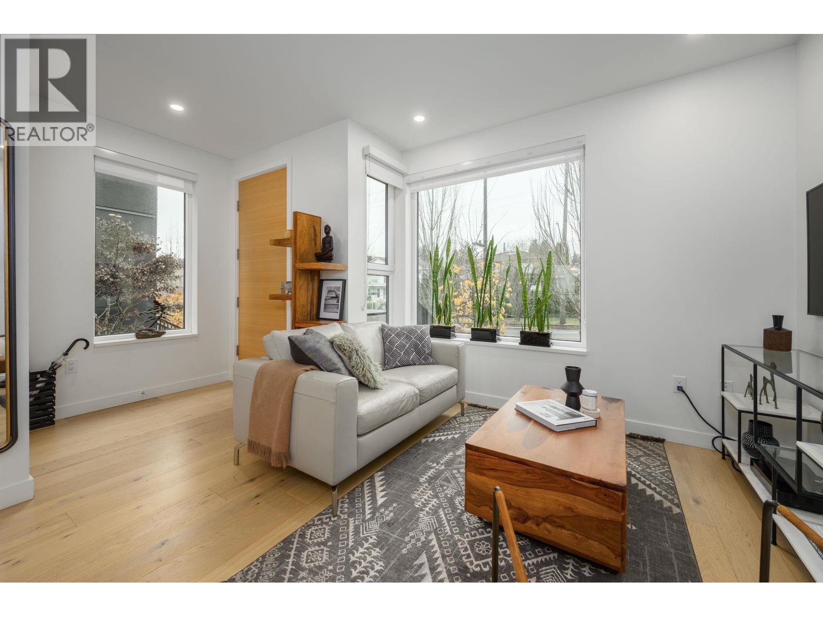 206 649 E 3rd Street, North Vancouver, British Columbia  V7L 1G6 - Photo 13 - R3078860