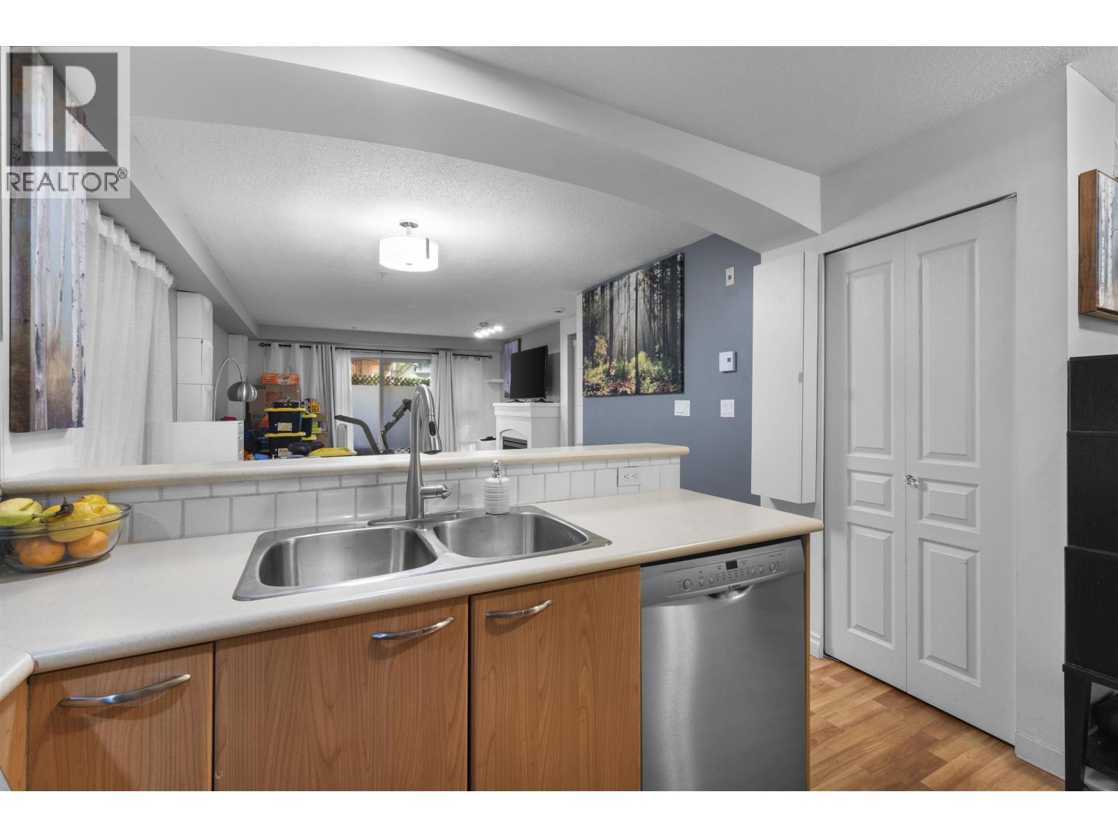 108 2958 Silver Springs Boulevard, Coquitlam, British Columbia  V3E 3R9 - Photo 4 - R3078871