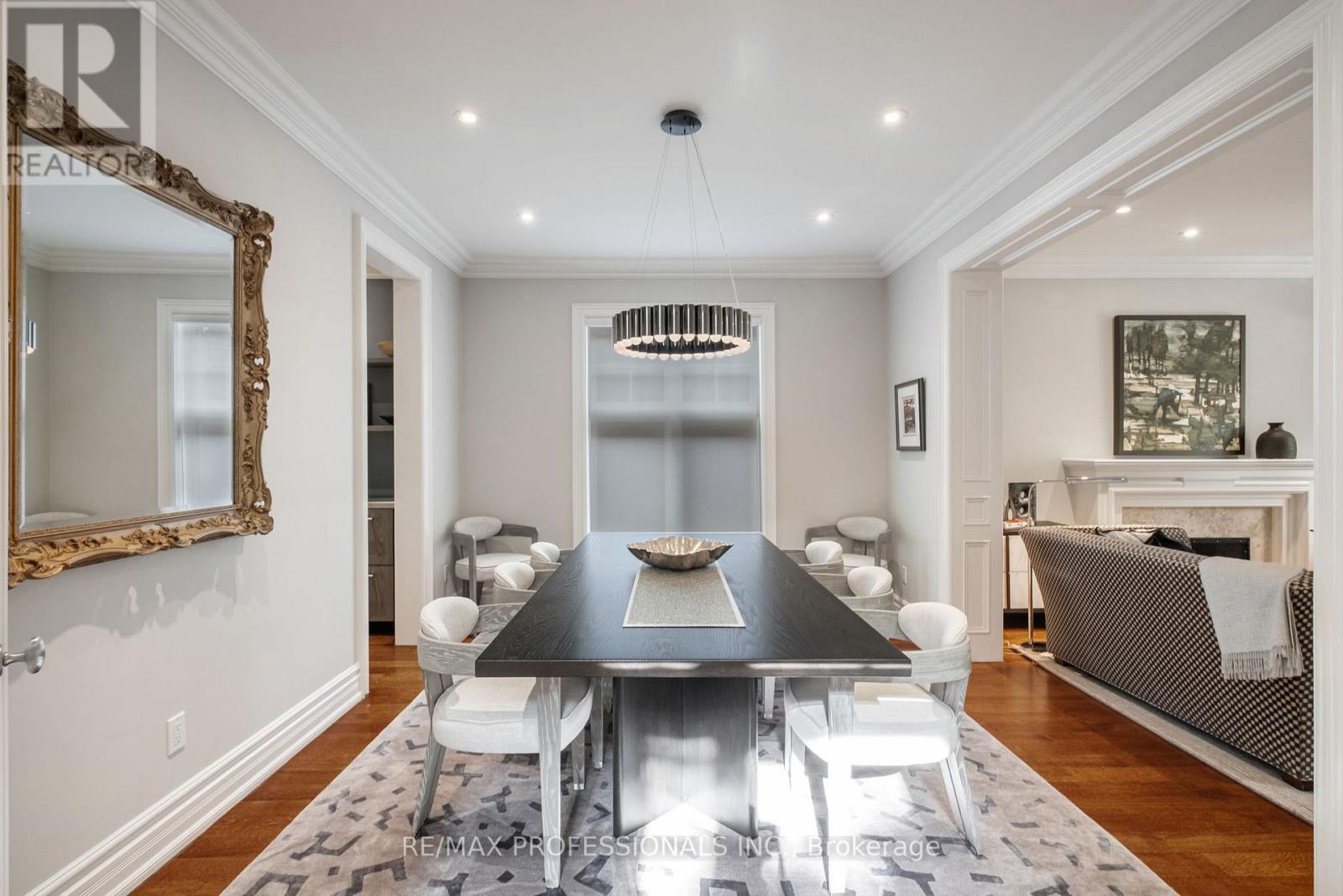 80 Kingsway Crescent, Toronto, Ontario  M8X 2R6 - Photo 10 - W12691090