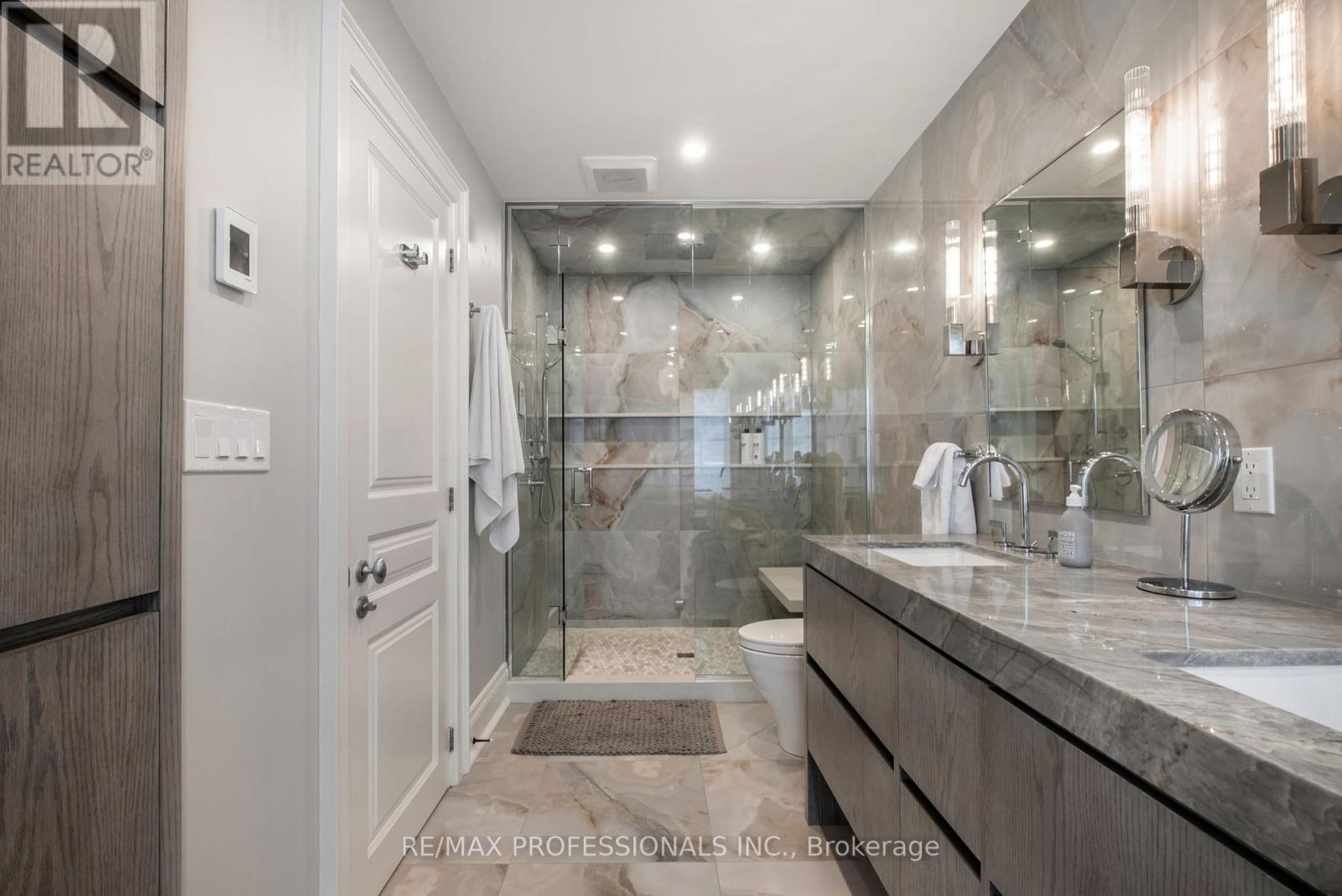 80 Kingsway Crescent, Toronto, Ontario  M8X 2R6 - Photo 26 - W12691090