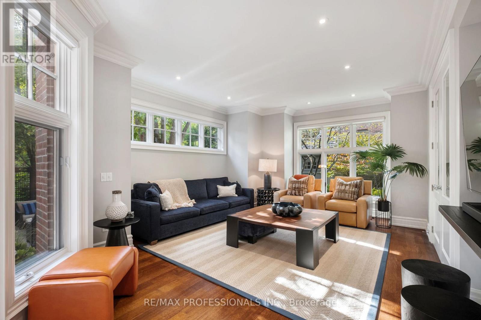 80 Kingsway Crescent, Toronto, Ontario  M8X 2R6 - Photo 16 - W12691090