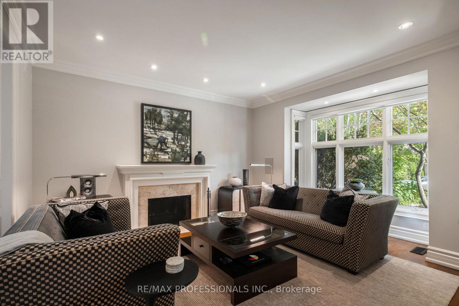 80 Kingsway Crescent, Toronto, Ontario  M8X 2R6 - Photo 8 - W12691090