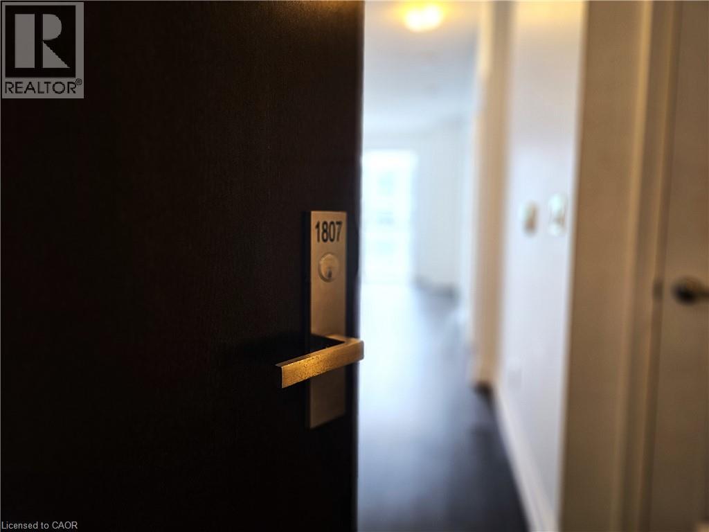 65 Speers Road Unit# 1807, Oakville, Ontario  L6K 0J1 - Photo 2 - 40796218