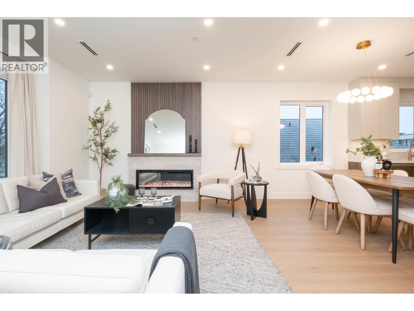 2 2667 E Pender Street, Vancouver, British Columbia V5K 2B6 - Photo 2 - R3078651