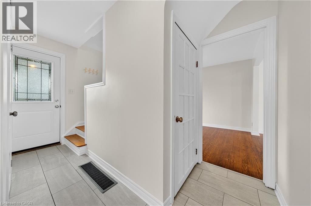 421 East 36th Street, Hamilton, Ontario  L8V 4A3 - Photo 17 - 40798176