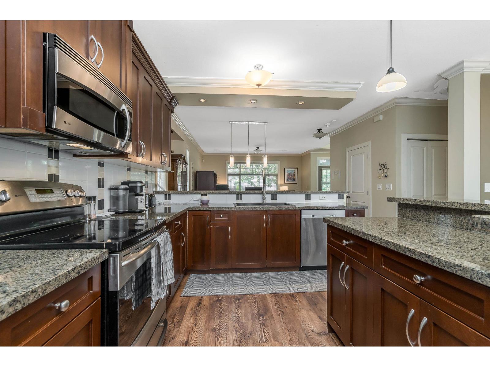 19232 68a Avenue, Surrey, British Columbia  V4N 0B6 - Photo 9 - R3077570