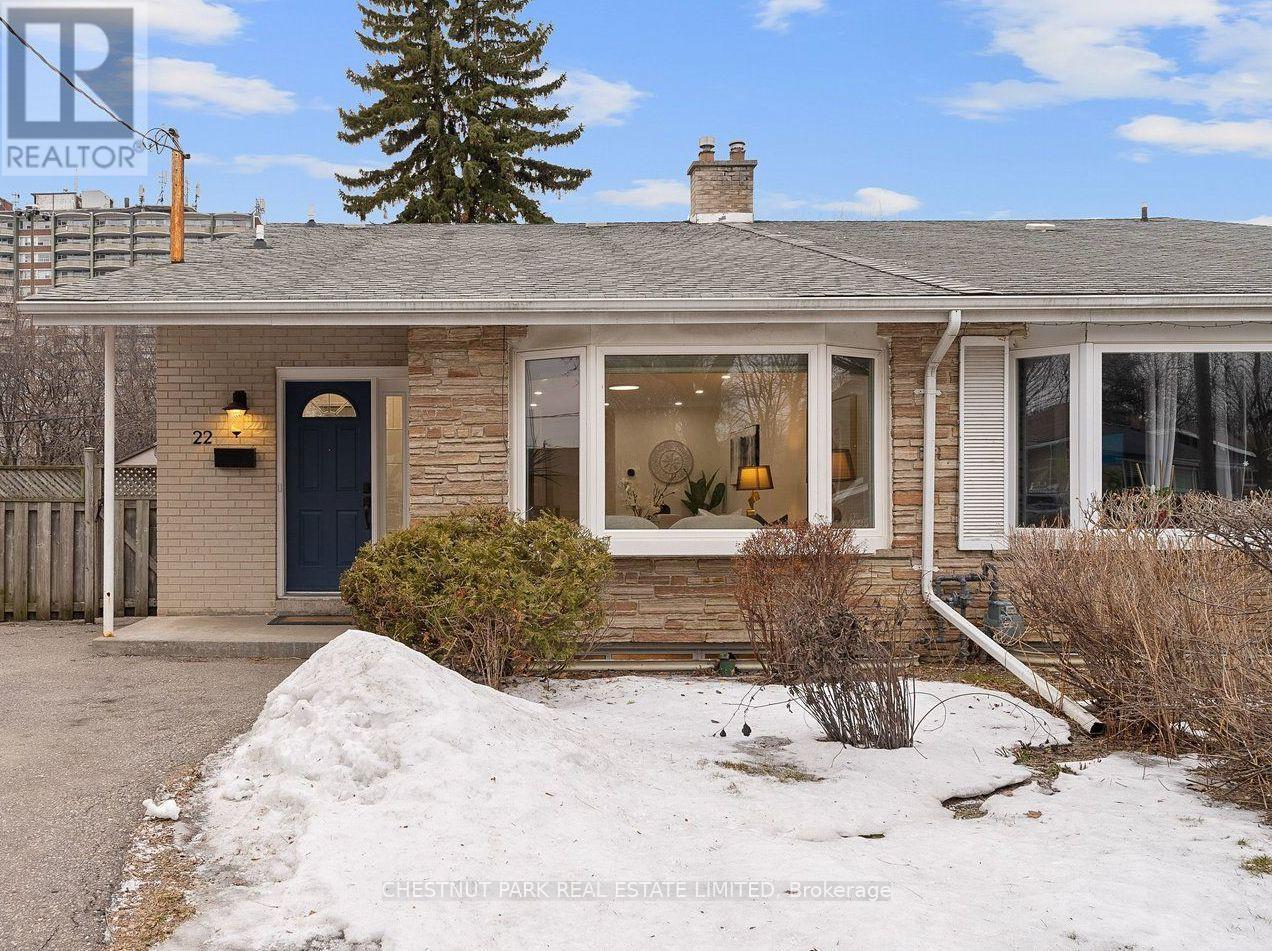 22 MARBURY CRESCENT, Toronto, Ontario