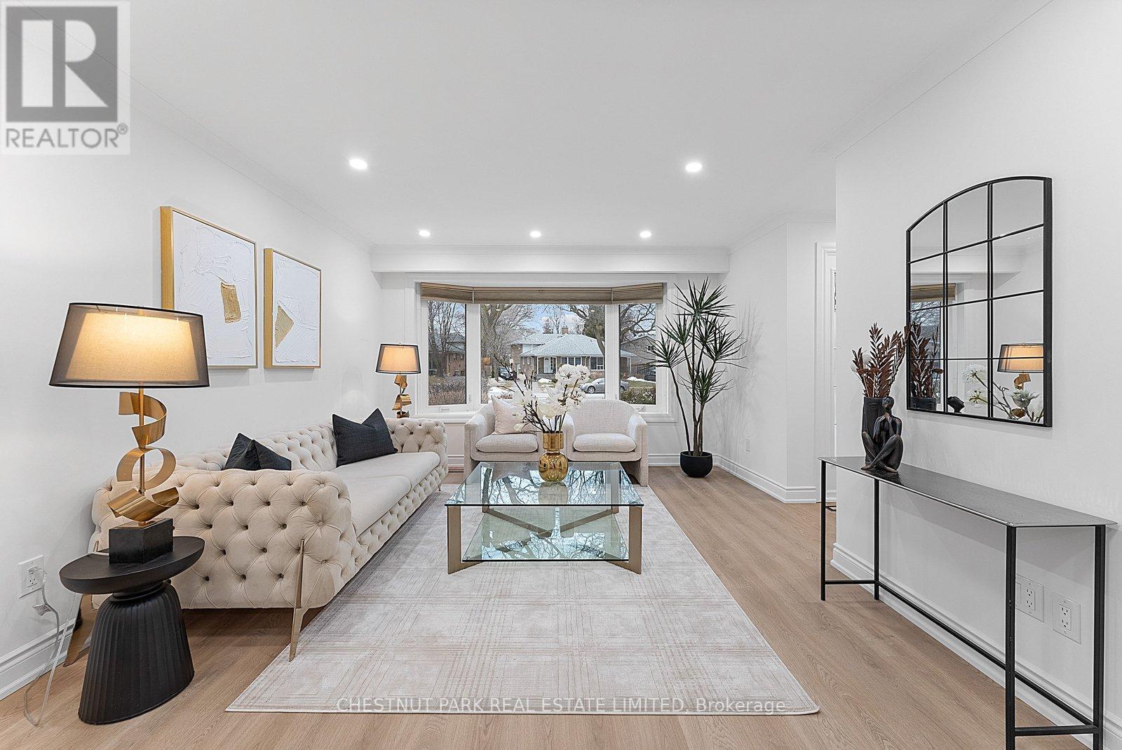 22 Marbury Crescent, Toronto, Ontario  M3A 2G2 - Photo 11 - C12691732