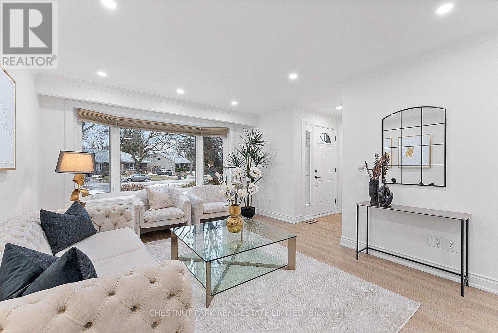 22 Marbury Crescent, Toronto, Ontario  M3A 2G2 - Photo 12 - C12691732