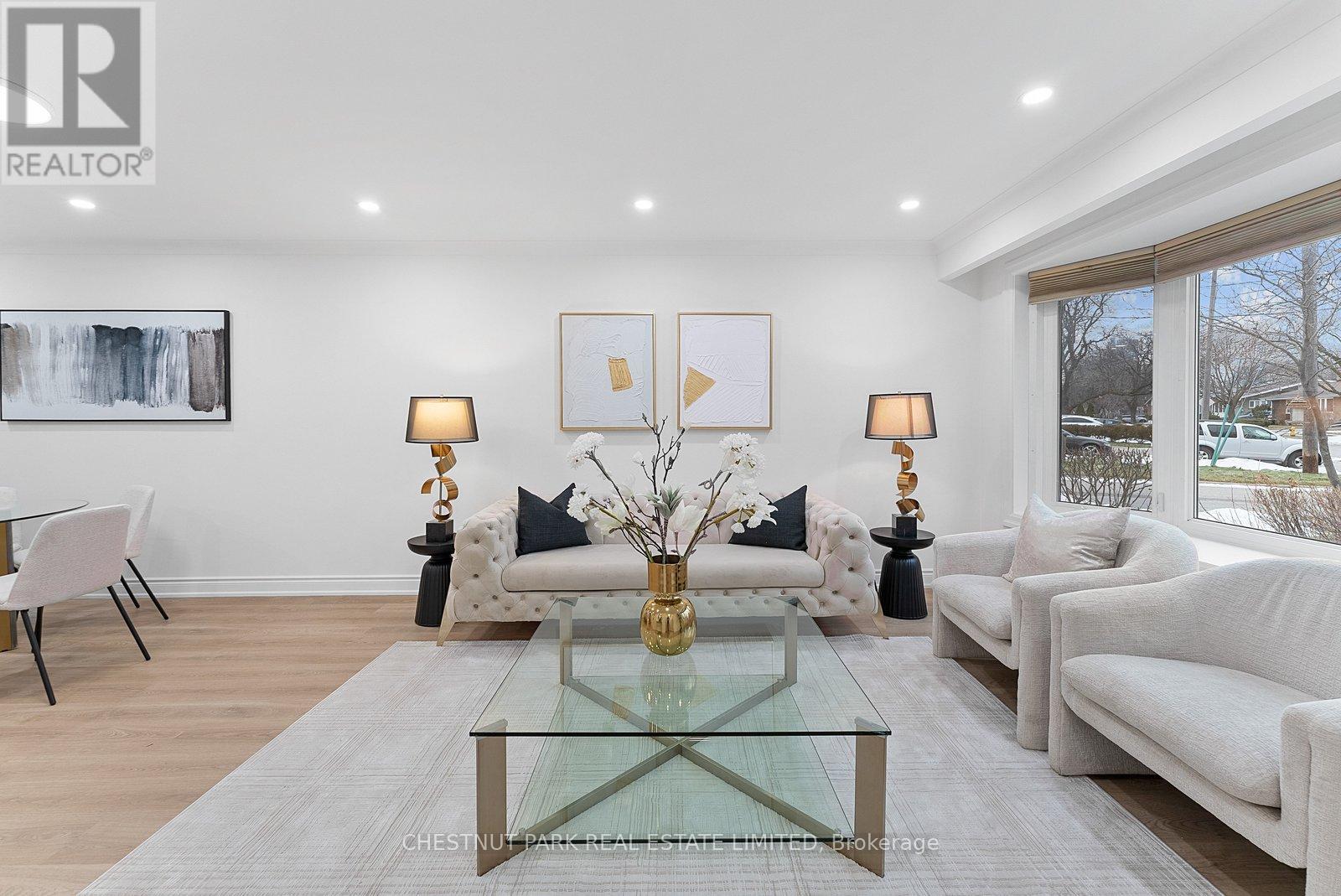 22 Marbury Crescent, Toronto, Ontario  M3A 2G2 - Photo 6 - C12691732