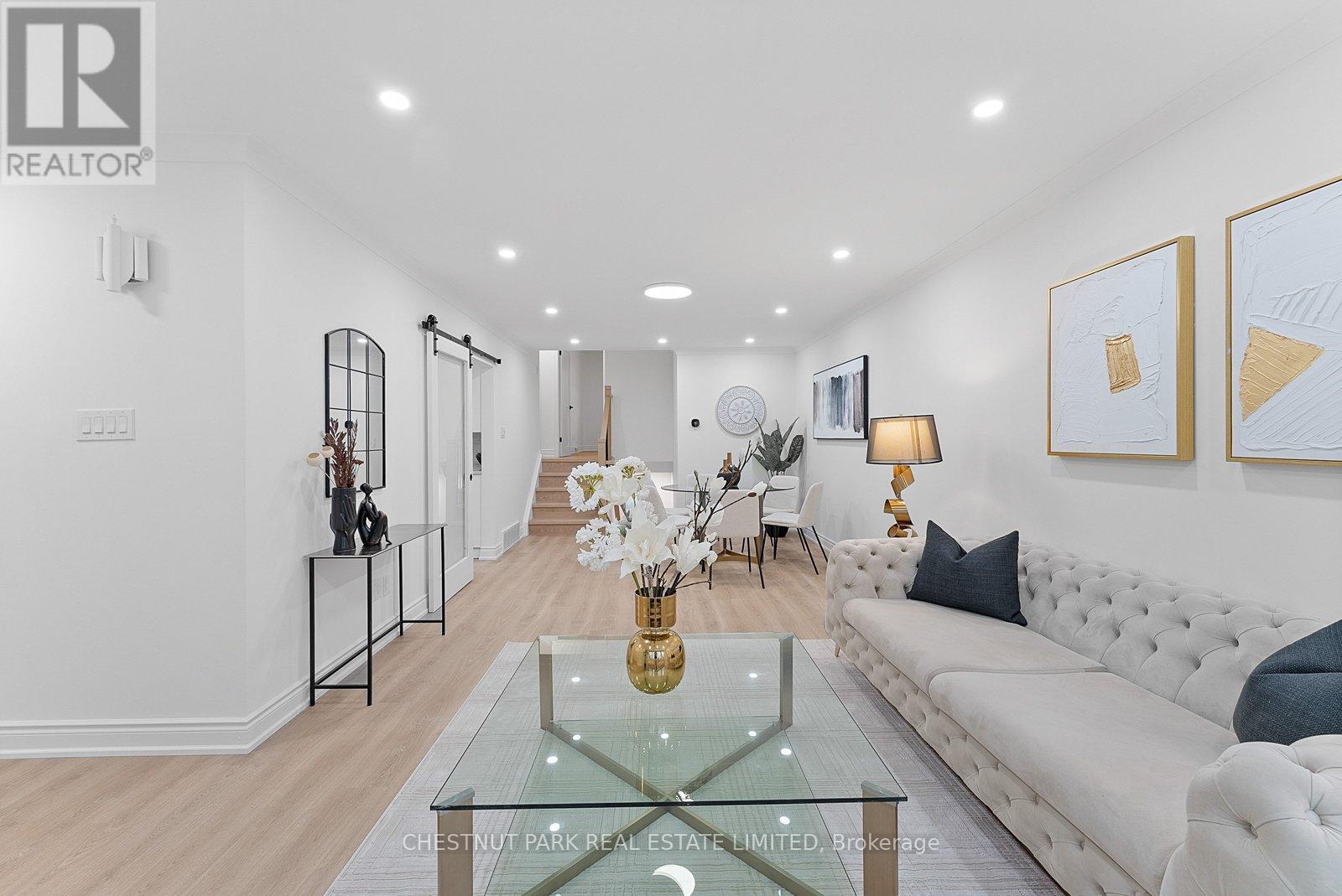 22 Marbury Crescent, Toronto, Ontario  M3A 2G2 - Photo 8 - C12691732