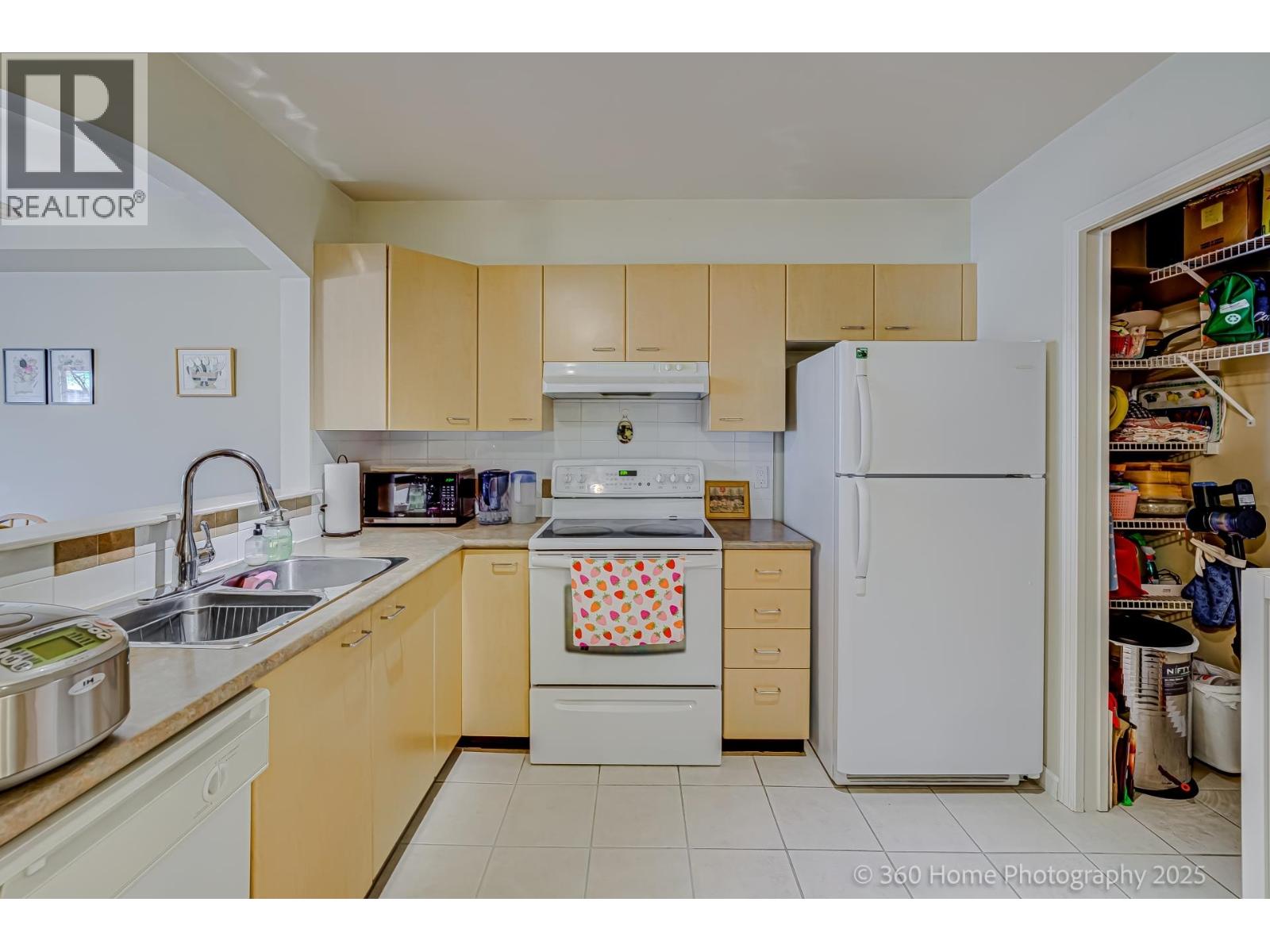 307 8495 Jellicoe Street, Vancouver, British Columbia  V5S 2J4 - Photo 2 - R3078885