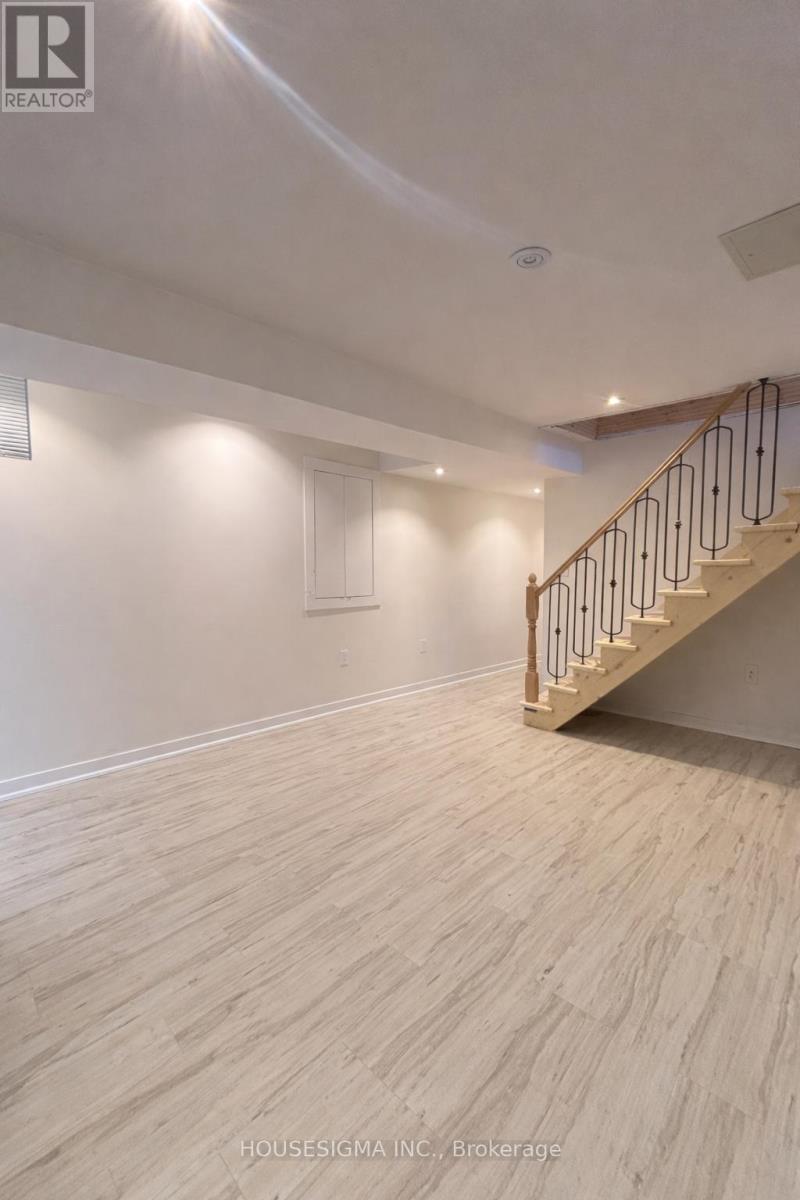 19 Savoy Avenue, Toronto, Ontario  M4C 2X4 - Photo 5 - E12691766