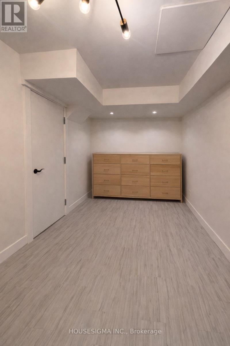 19 Savoy Avenue, Toronto, Ontario  M4C 2X4 - Photo 7 - E12691766