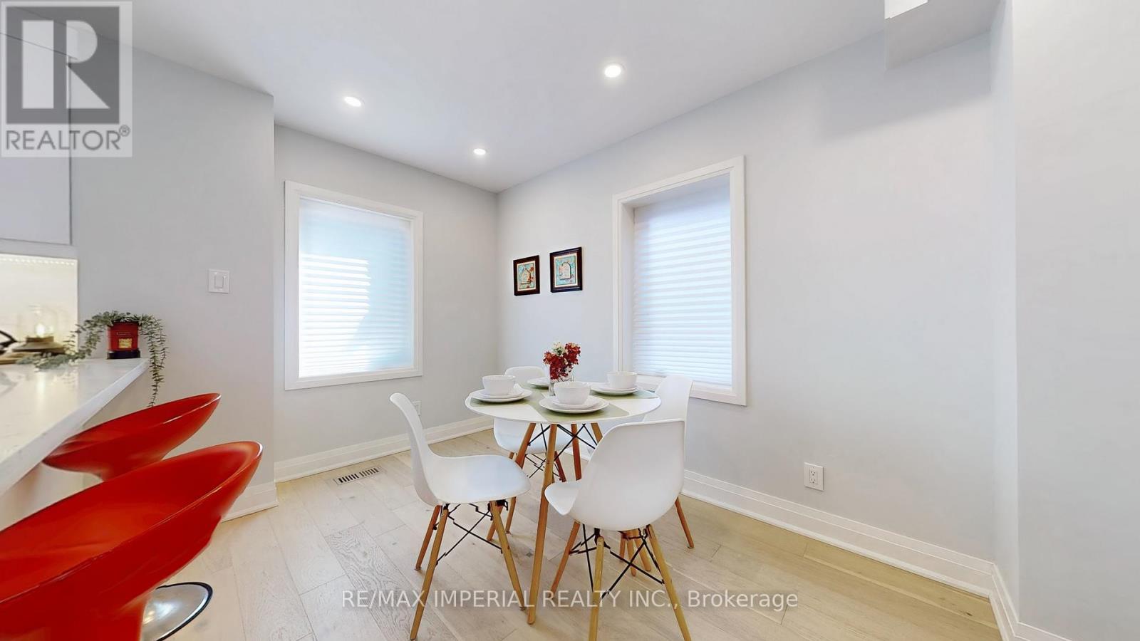 9 Lesmount Avenue, Toronto, Ontario  M4J 3V5 - Photo 13 - E12662344