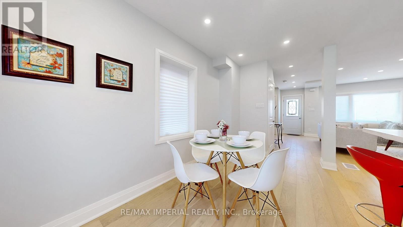 9 Lesmount Avenue, Toronto, Ontario  M4J 3V5 - Photo 15 - E12662344