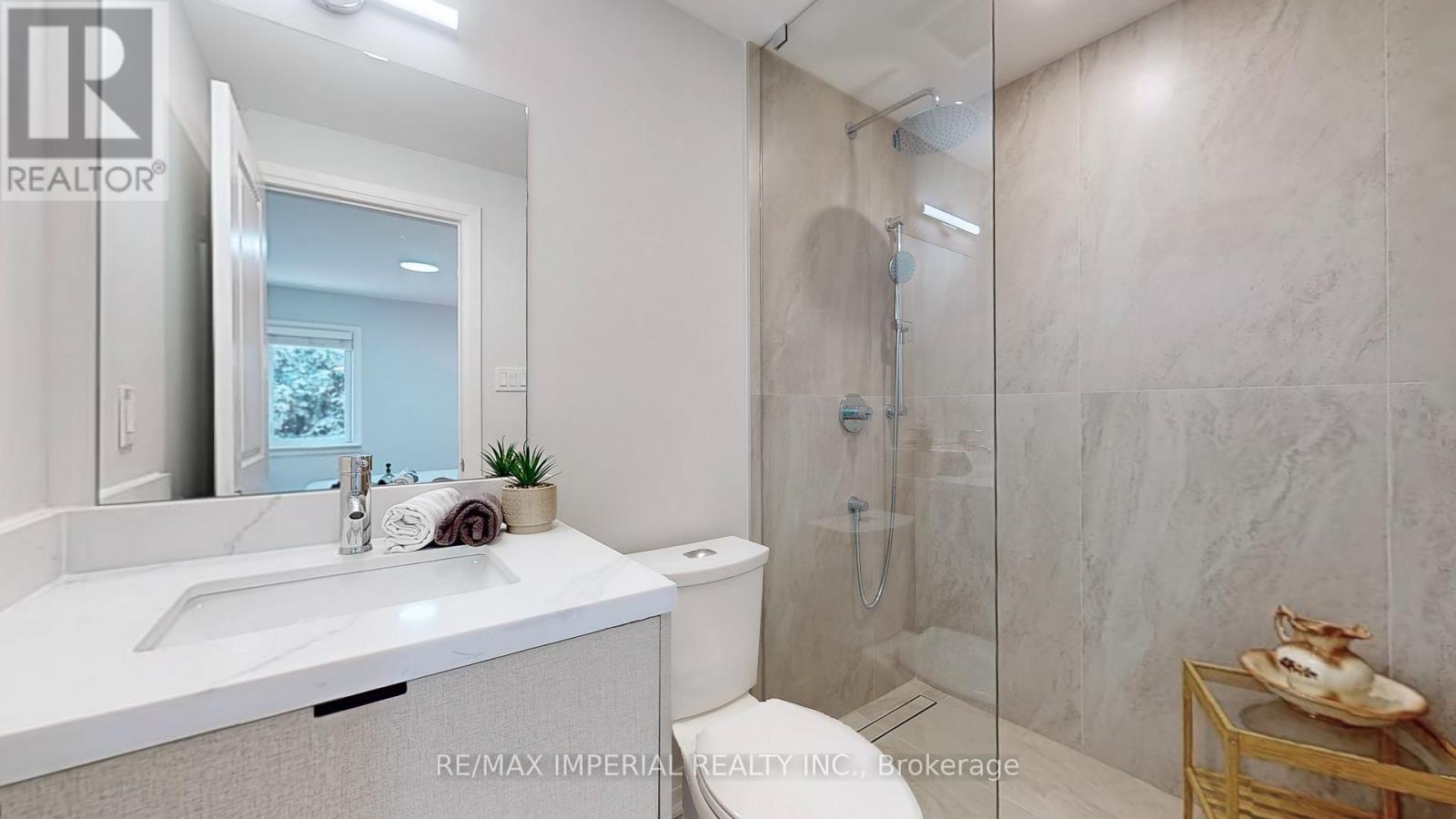 9 Lesmount Avenue, Toronto, Ontario  M4J 3V5 - Photo 21 - E12662344