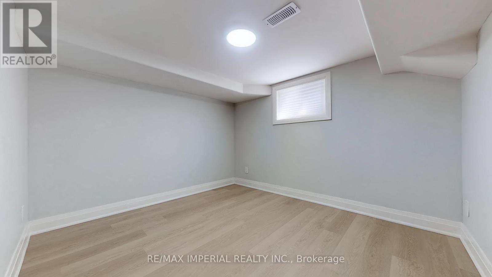 9 Lesmount Avenue, Toronto, Ontario  M4J 3V5 - Photo 34 - E12662344