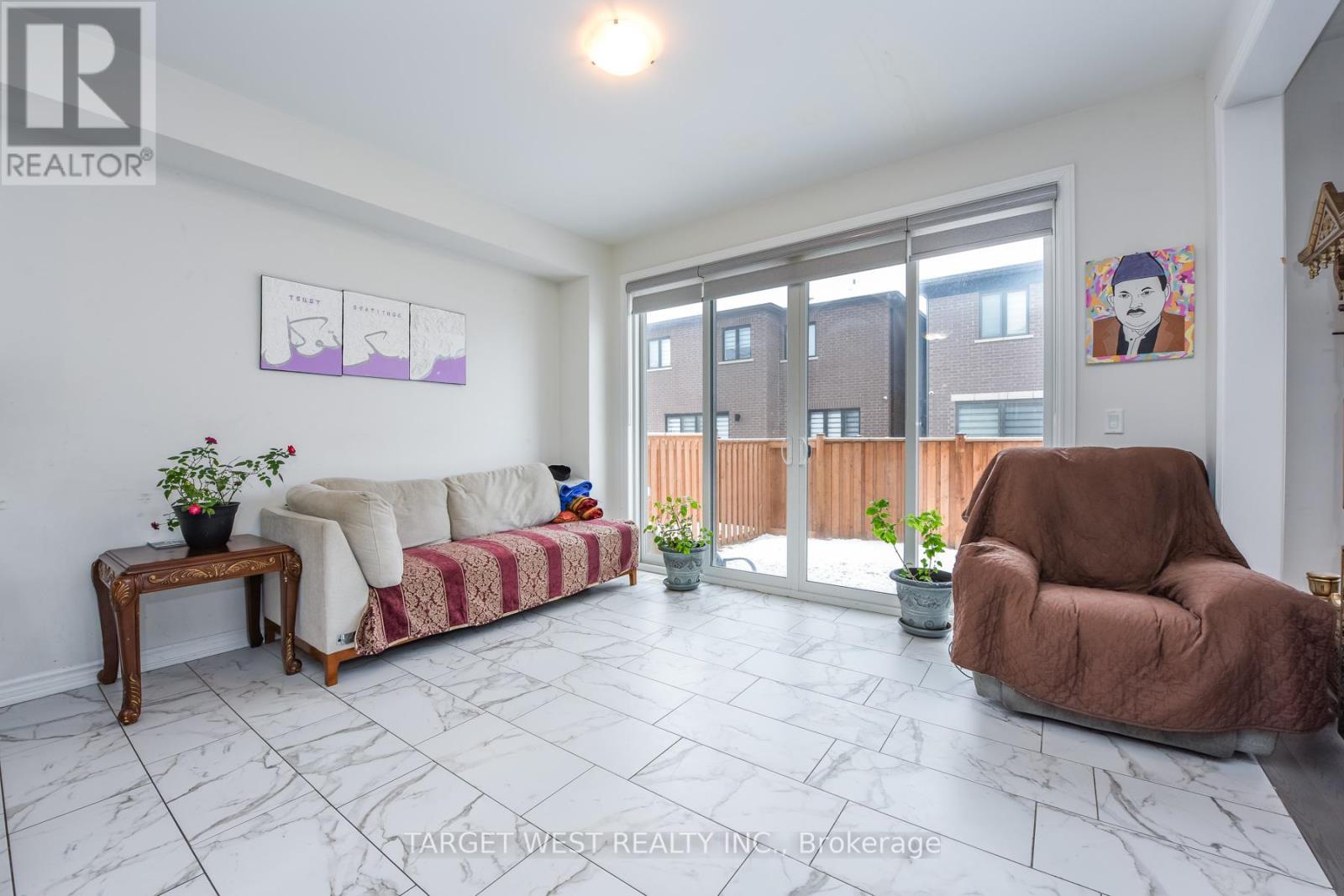 66 Minnock Street, Caledon, Ontario  L7C 4K9 - Photo 12 - W12672878