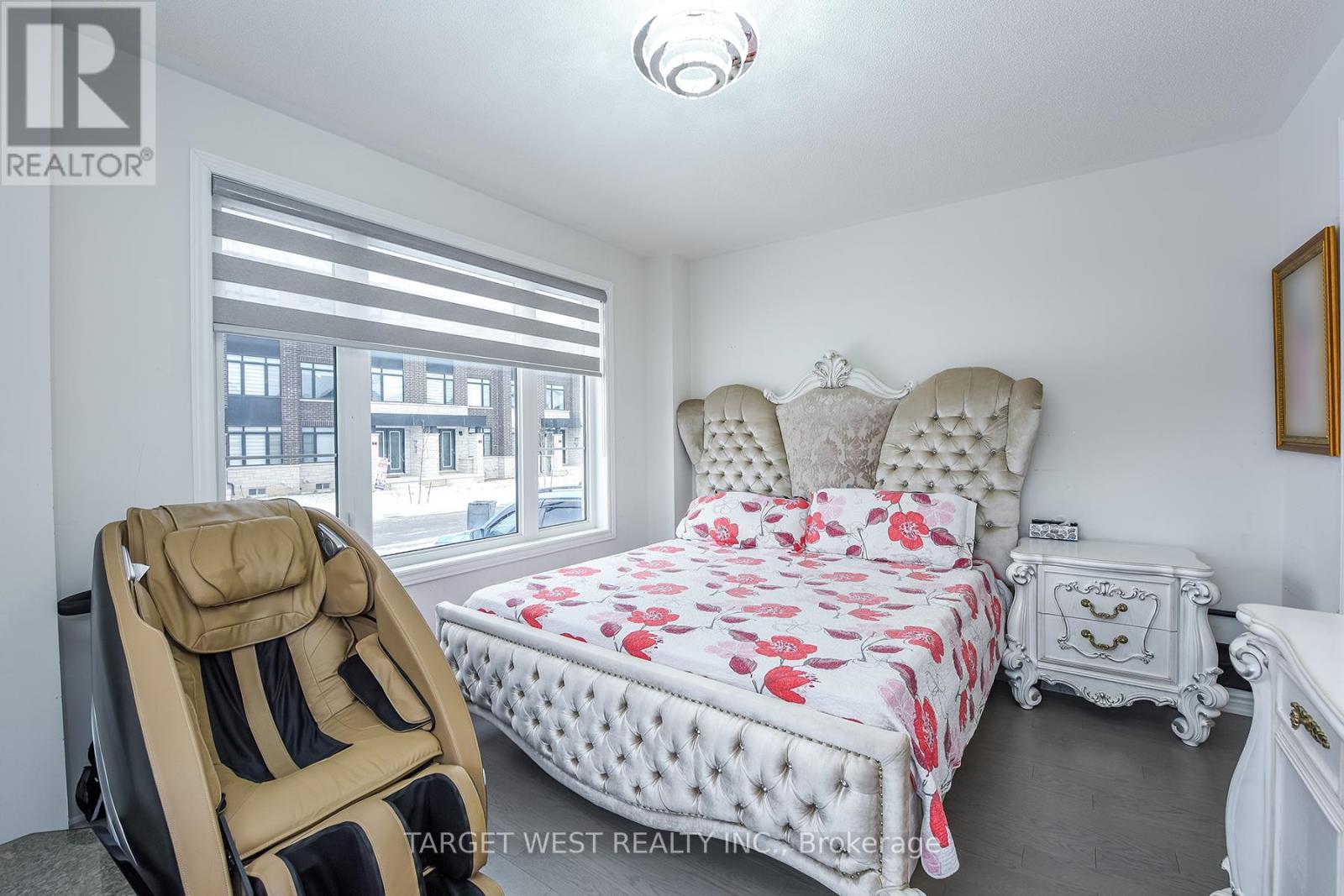 66 Minnock Street, Caledon, Ontario  L7C 4K9 - Photo 10 - W12672878