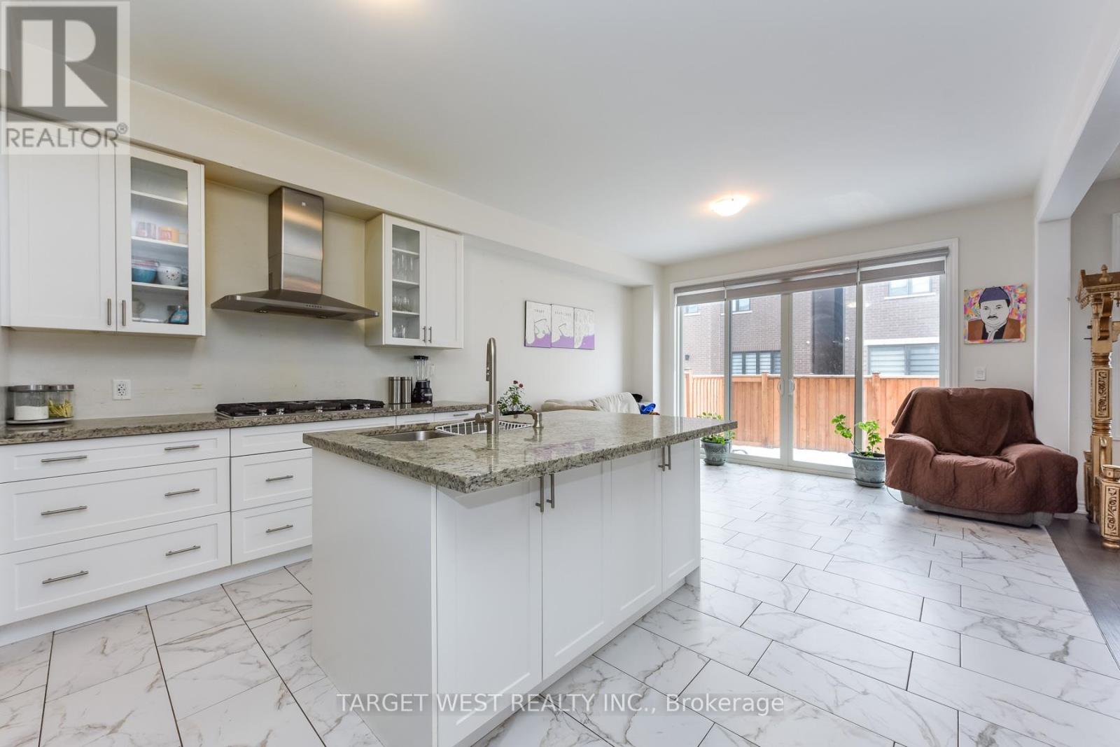 66 Minnock Street, Caledon, Ontario  L7C 4K9 - Photo 20 - W12672878