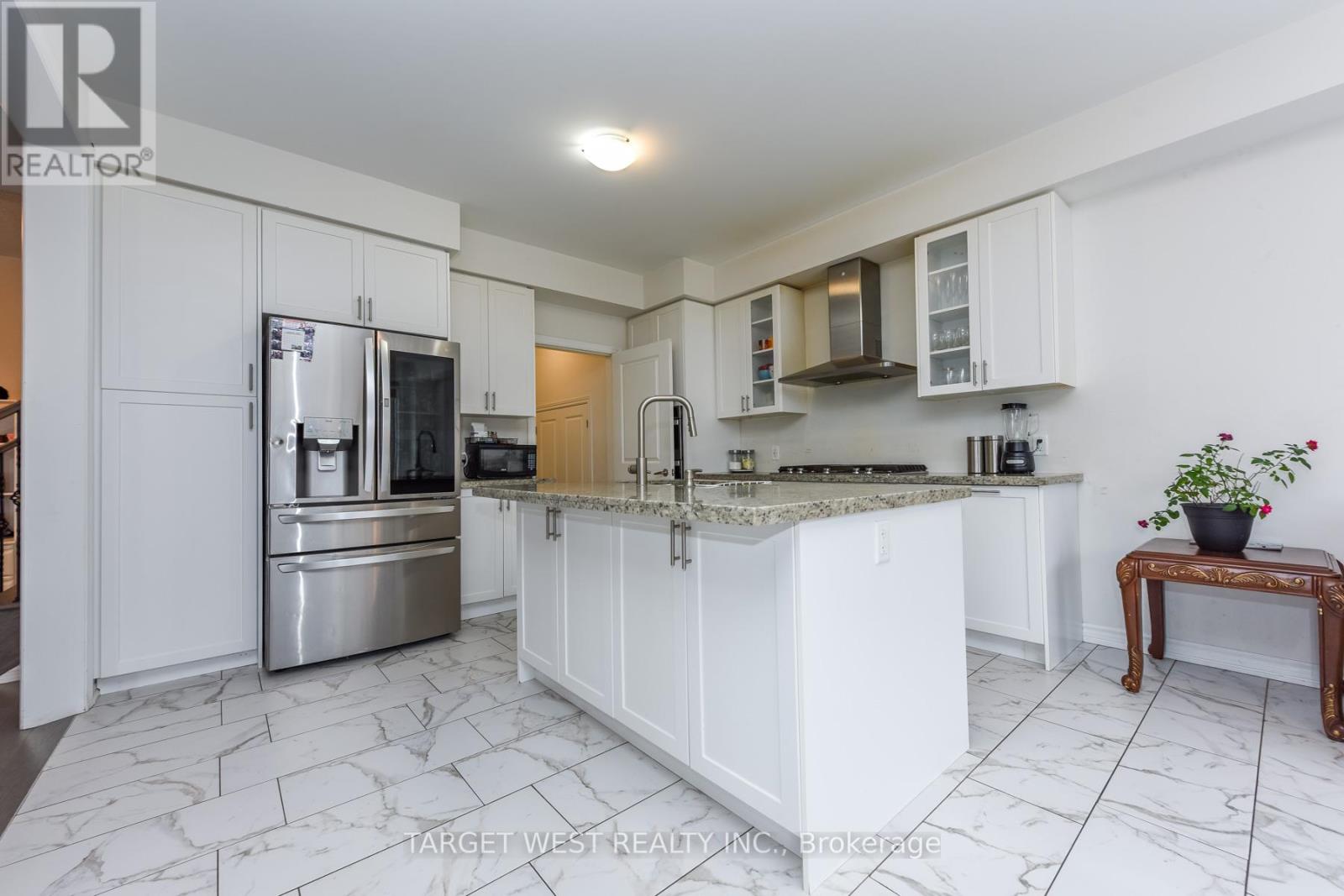 66 Minnock Street, Caledon, Ontario  L7C 4K9 - Photo 15 - W12672878