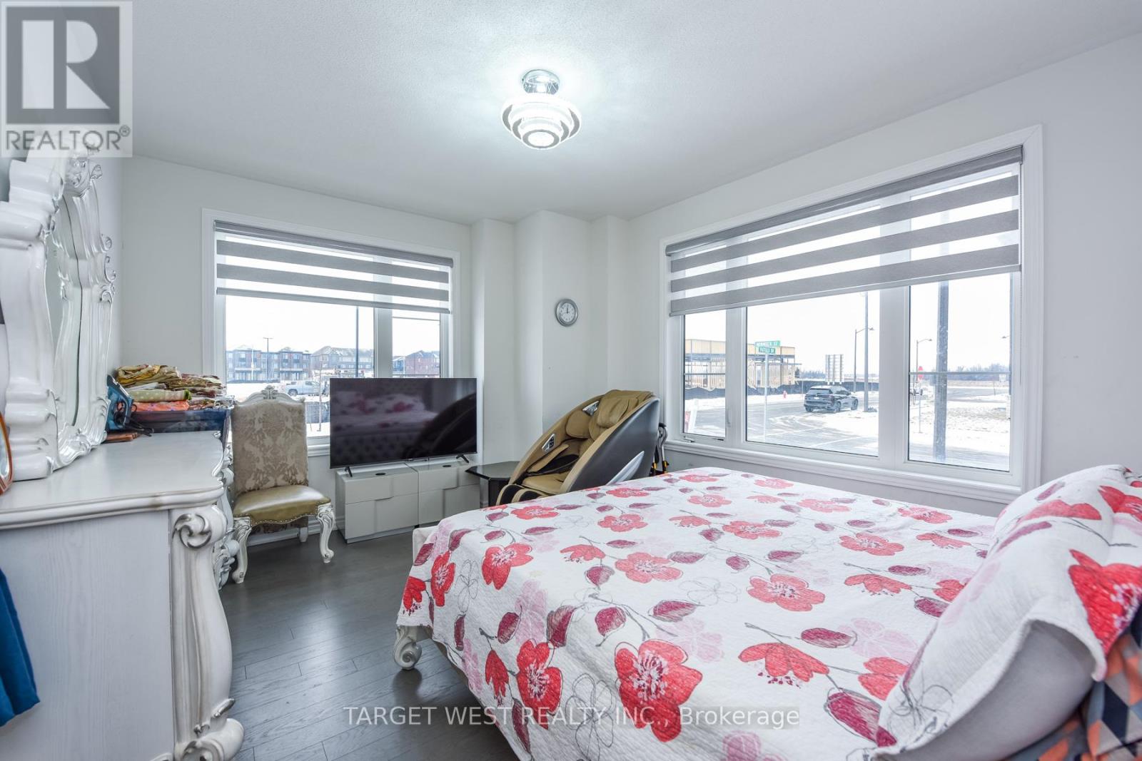 66 Minnock Street, Caledon, Ontario  L7C 4K9 - Photo 8 - W12672878